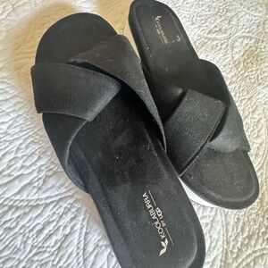 Koolaburra Women's Black Sandals